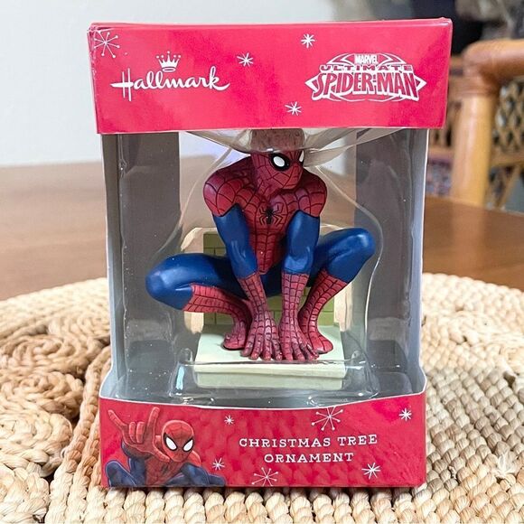 NIB 2015 Hallmark Marvel Ultimate Spider-Man Christmas Tree Ornament - Picture 1 of 8